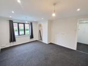 Flat to rent in Swaythling Close, Edmonton N18