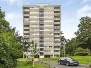 Flat to rent in Tangley Grove, Roehampton SW15