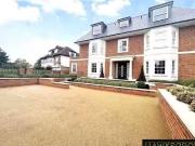 Flat to rent in Tenterden Grove, London NW4