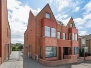 Flat to rent in Teynham Road, Whitstable CT5