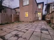 Flat to rent in The Drive, Ilford IG1