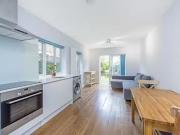 Flat to rent in Townmead Road, Fulham, London SW6