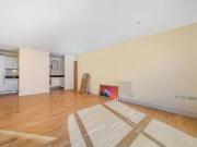 Flat to rent in Trafalgar Point, Islington, London N1