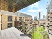 Flat to rent in Tritton House, London SW18