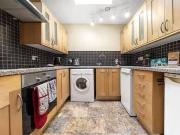 Flat to rent in Upper Richmond Road, East Putney, London...