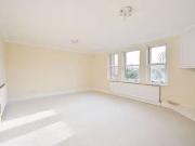 Flat to rent in Upper Richmond Road, Putney, London SW15