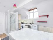 Flat to rent in Upper Richmond Road West, East Sheen,...