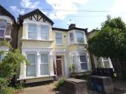 Flat to rent in Valentines Road, Ilford IG1