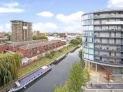 Flat to rent in Vantage Building, Station Approach,...