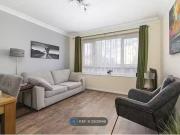 Flat to rent in Victoria Road, Romford RM1