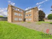 Flat to rent in Victoria Road, Ruislip HA4