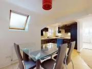 Flat to rent in Walm Lane, London NW2