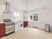 Flat to rent in Wandsworth Bridge Road, London SW6