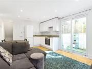 Flat to rent in Wandsworth Bridge Road, London SW6