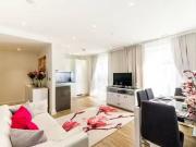 Flat to rent in Wandsworth Road, Vauxhall, London SW8