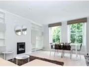 Flat to rent in Warwick Avenue, London W9