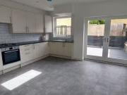 Flat to rent in Well Street, Hackney, Hackney, London E9