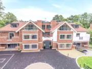 Flat to rent in Wellington Court, 66 Penn Road,...