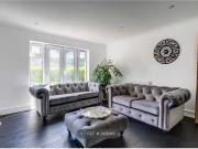 Flat to rent in Wells Place, London SW18