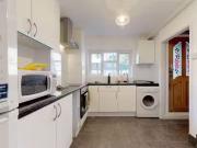 Flat to rent in Wenlock Court, New North Road N1