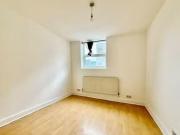 Flat to rent in White Church Lane, London E1