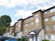 Flat to rent in Wimbledon, Greater London SW19