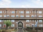 Flat to rent in Worsopp Drive, Clapham, London SW4