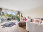 Flat to rent in Wyatt Drive, Barnes SW13