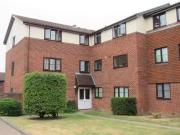 Flat to rent in Yeomanry Close, Epsom KT17