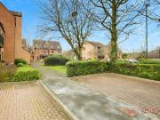 Flat to rent on