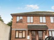 Flat to rent Ruxton Close, Swanley, BR8