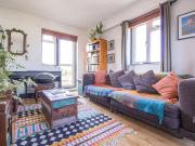 Flat to rent short term on corner of Clissold Park