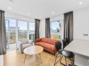 flat UNCLE, Colindale, NW9