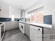 Flat/Apartment Property to let Hazelwood Avenue,...