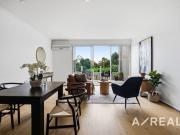 Flawless modern style with lifestyle appeal