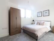 Fleming Way, Swindon SN1, 2 bed flat to rent, £1,100 pcm...