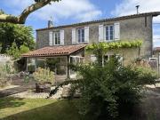 Fleurac. Très jolie maison charentaise avec dépendance...