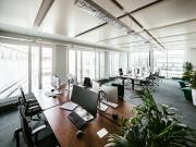 Flex Work Space mit Büros. Coworking Arbeitsplätzen und...