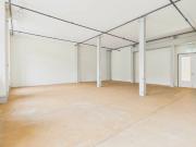 Flexible Gewerbeflächen in modernem Gewerbehaus mit...