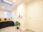 Flexible Short Let Modern 1 Bed Flat