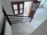 Floresta, Casa en Venta en avenida principal de 3...