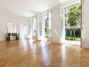 FOCH SUBLIME APPARTEMENT DE RECEPTION AVEC JARDIN