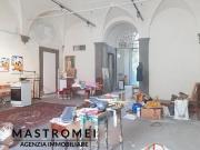 FONDO COMMERCIALE di 4 vani e di 150 mq LUCCA rif. 7V