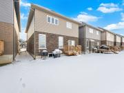 For Lease 180 CITTADELLA Boulevard, Hamilton, Ontario