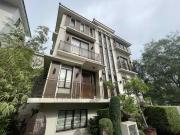 For Lease: 5 Bedroom House with 4 Parking in McKinley...