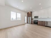 For Lease 712 Eglinton Avenue Unit# PH, Toronto, Ontario