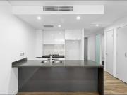 FOR LEASE Luxury 2 Bedroom in Mascot Central by Meriton