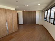 FOR LEASE Semi Furnished Condo Unit in Icon Residences,...