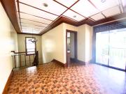 FOR LEASE Three Storey Corner Modern Industrial House...