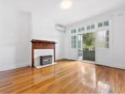 Cozy 1/120 Park Street, South Yarra Apartment for rent...
